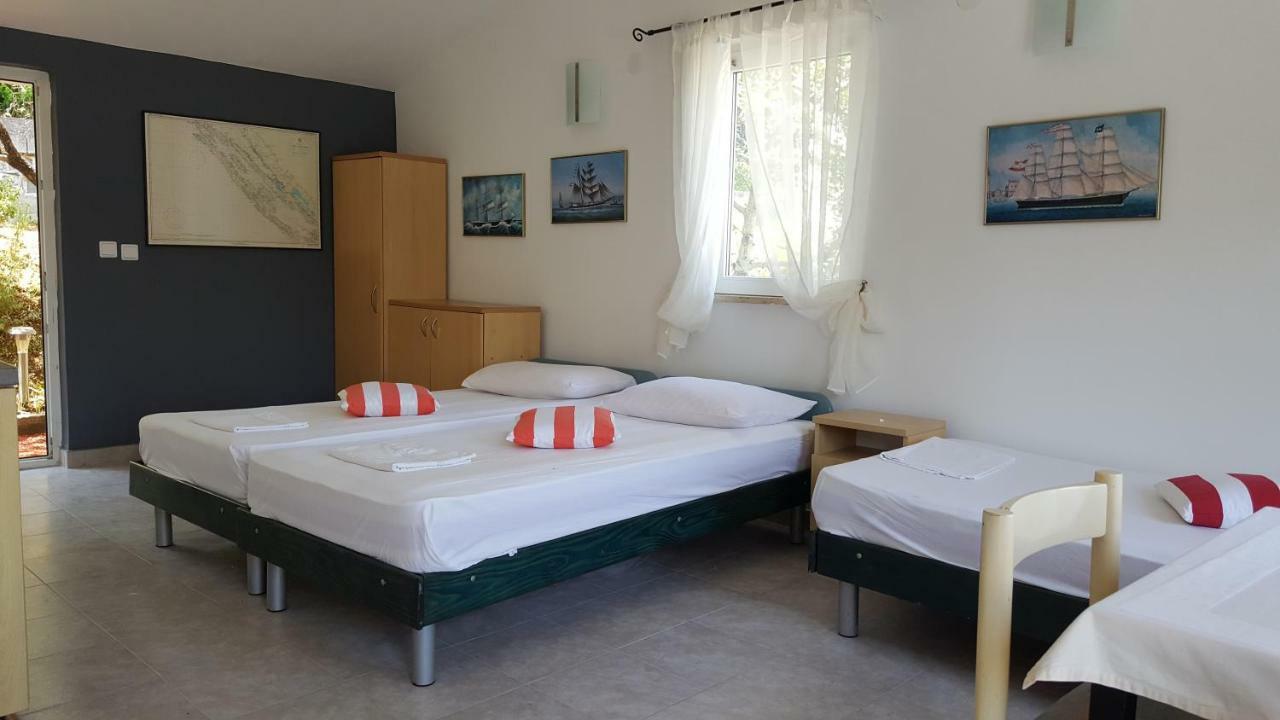Apartment Viktor Sali Eksteriør bilde
