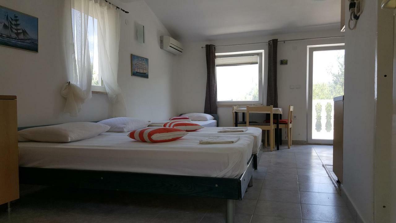 Apartment Viktor Sali Eksteriør bilde